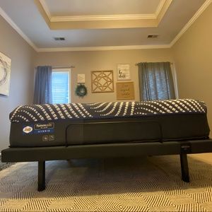Sealy Posturepedic® Plus 14" High Point Hybrid Firm Mattress Cal KING